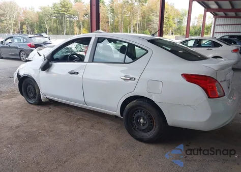 2015 Nissan Versa 1.6 S+ z USA, uszkodzony, nr VIN 3N1CN7APXFL871392